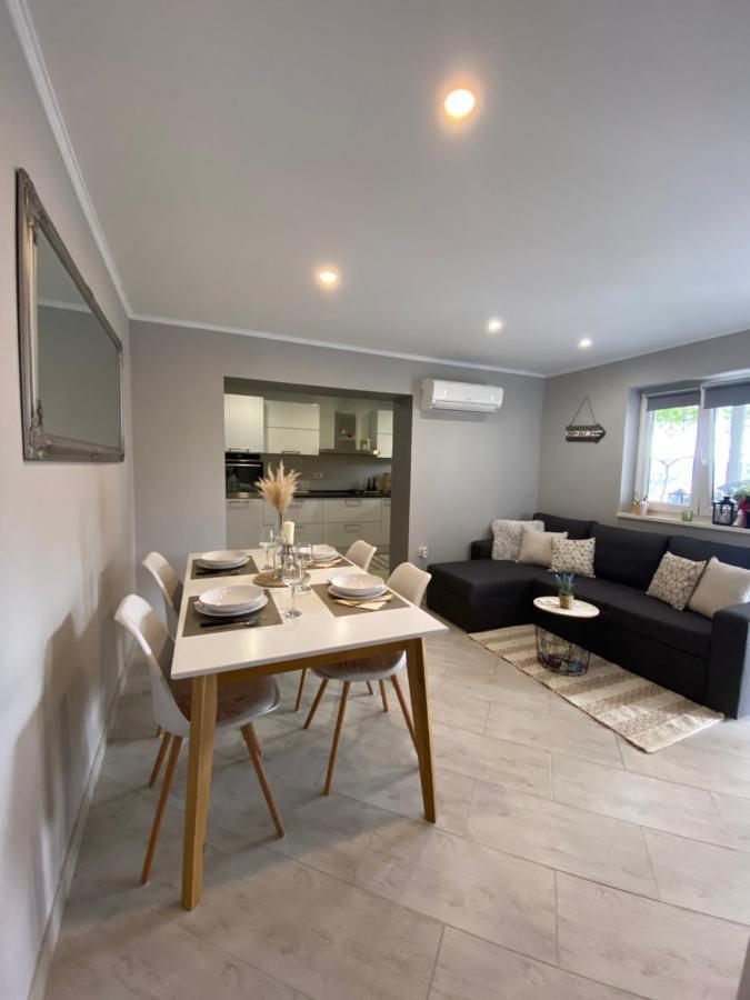 Apartman Petra Gustirna Exterior photo